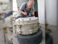Veš mašina lupa dok radi